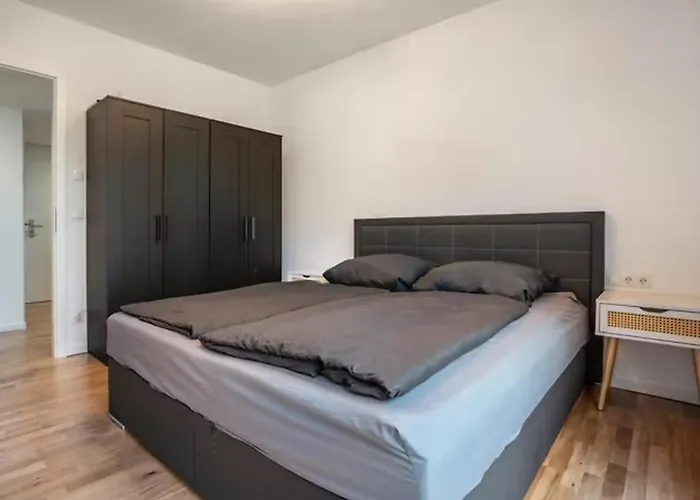 Modernes Und Wunderschoenes Loft Mit Terrasse, Gartenblick In דירה *